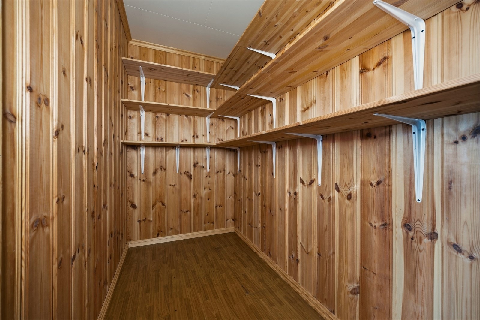 Innvendig bod. Galleribilde