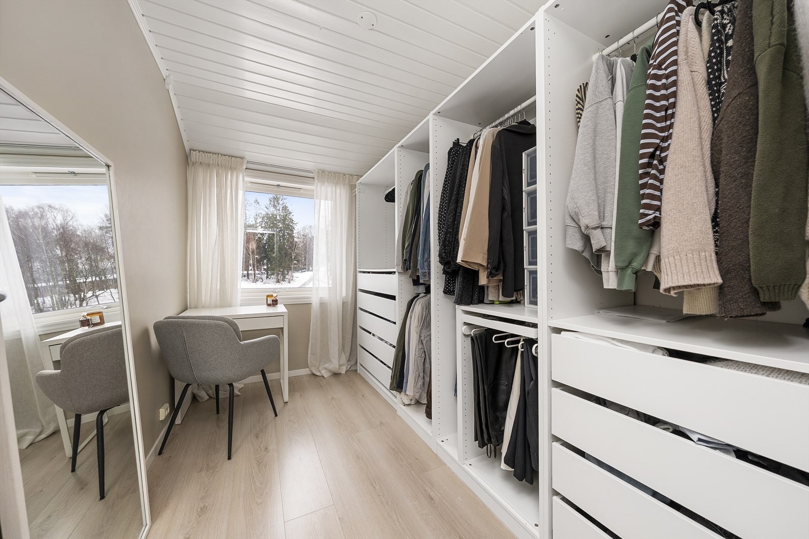 Soverom III benyttes i dag som walk-in-closet Galleribilde