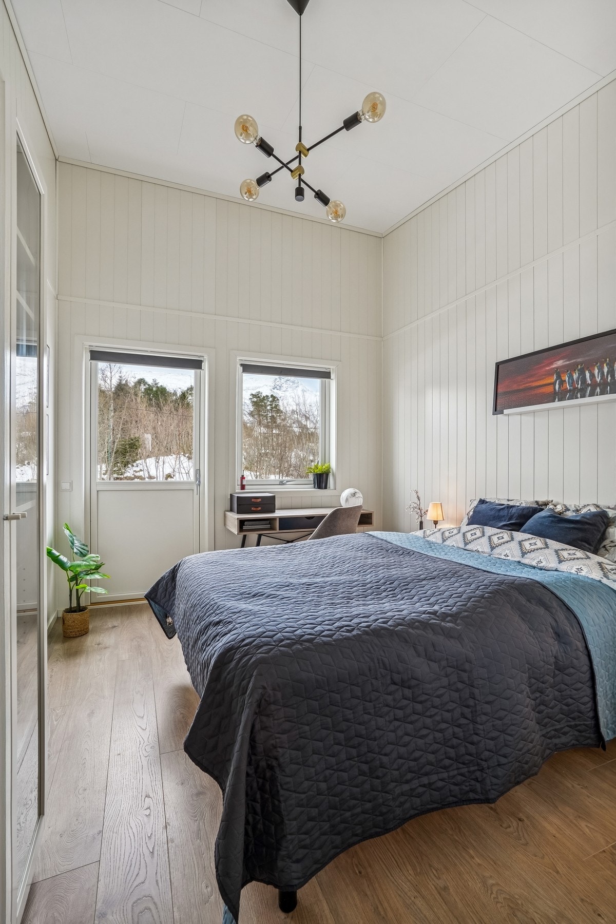 På hovedsoverommet har man blant annet ekstra god takhøyde. Galleribilde