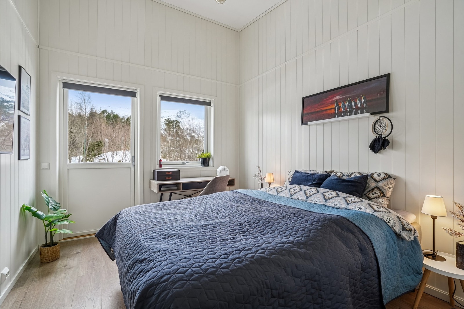 Det er ellers god plass til ønsket sengestørrelse med tilhørende møblement. Galleribilde