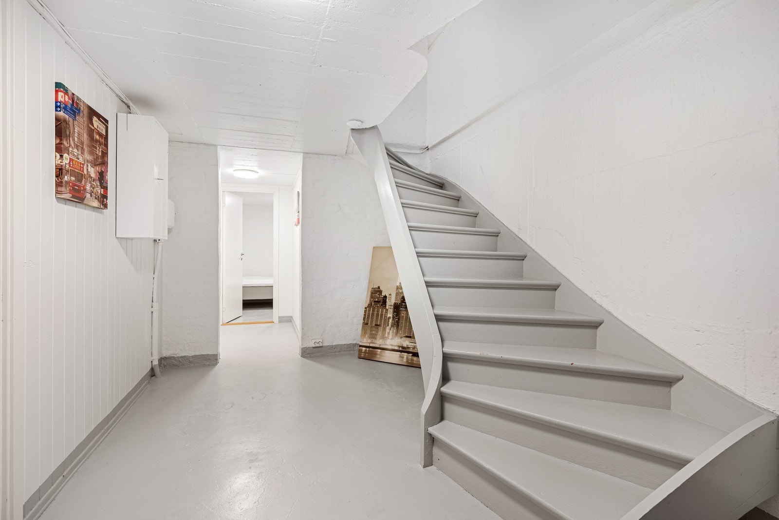 Tar vi trappen helt ned hvor en finner to soverom, bad og vaskerom. Galleribilde