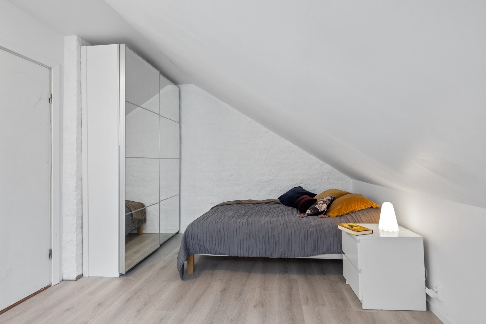 Loftsrom Galleribilde