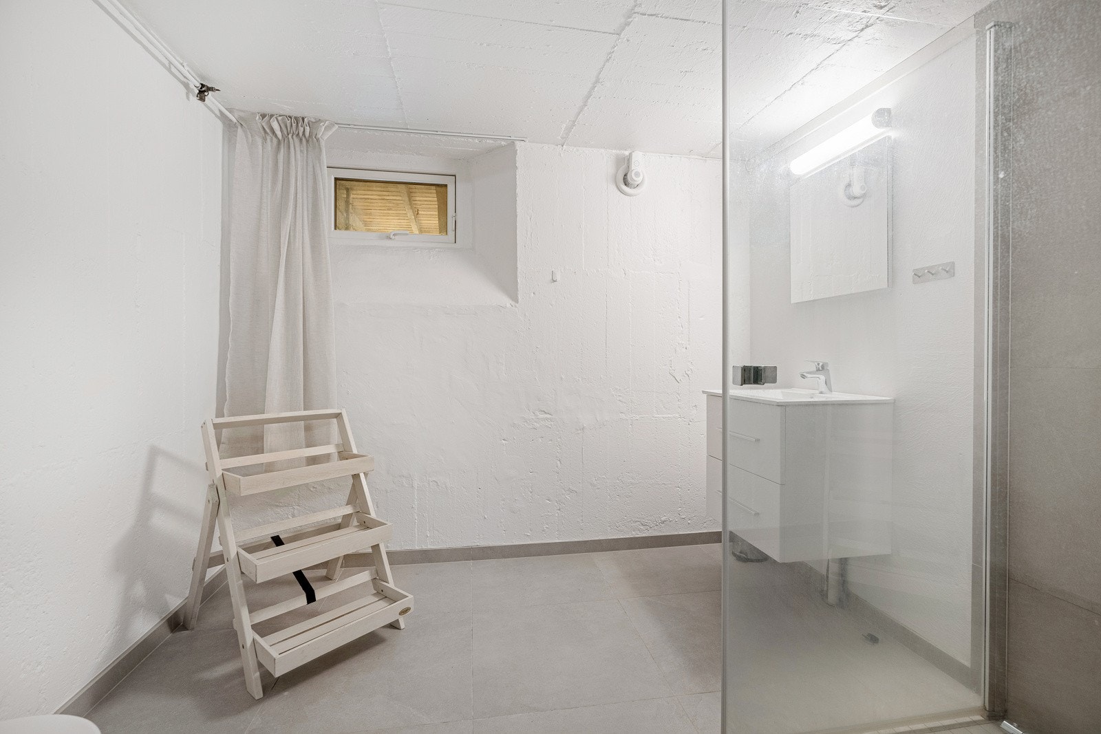 Badet i underetasjen er av nyere dato. Galleribilde