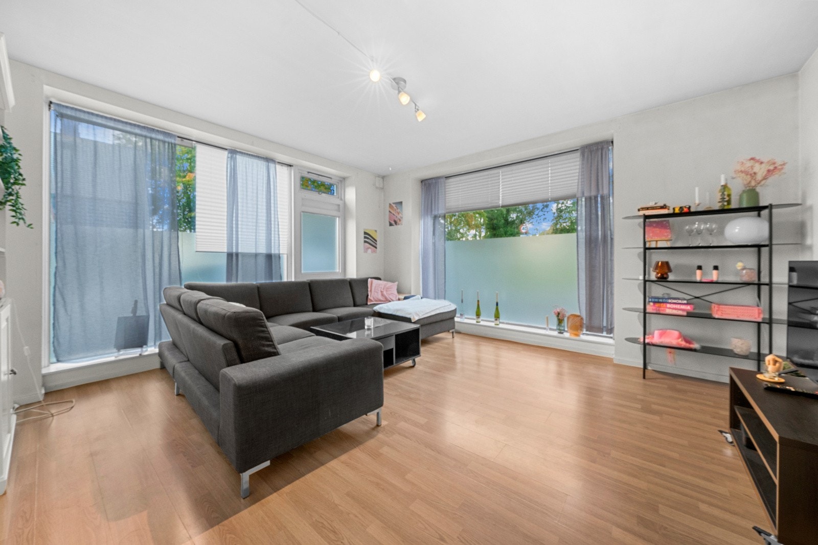 Trivelig og luftig stue. Galleribilde