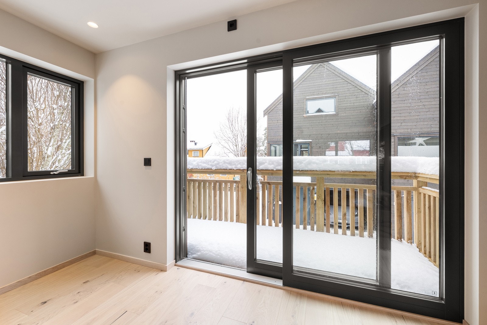 Skyvedør til terrasse. Galleribilde