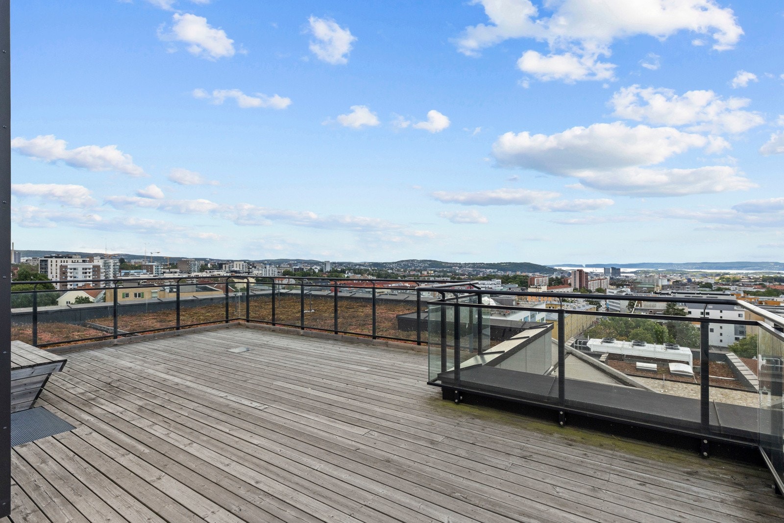 Beboere i sameiet har tilgang til totalt 3 takterrasser. Galleribilde