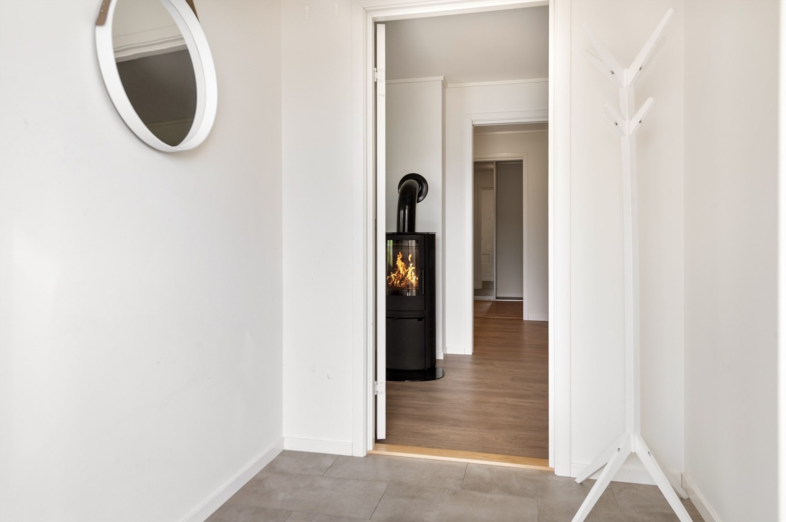 Gang med god plass til sko og yttertøy. Galleribilde