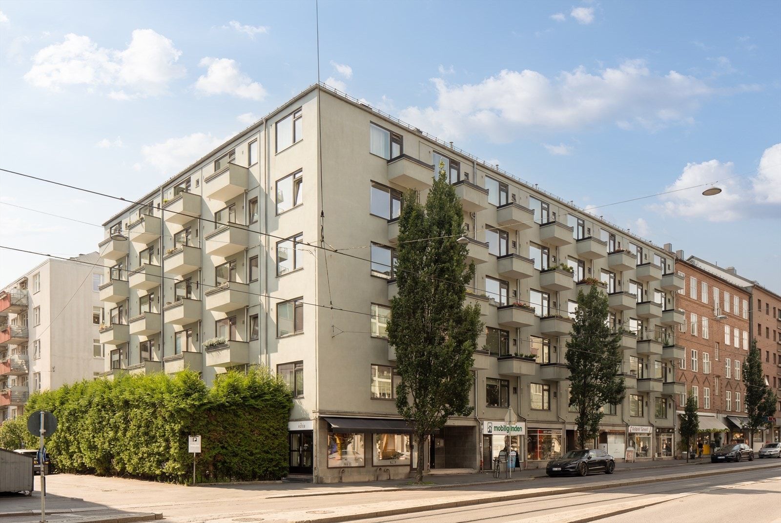 Fasade. Borettslaget består av 100 andelsleiligheter Galleribilde