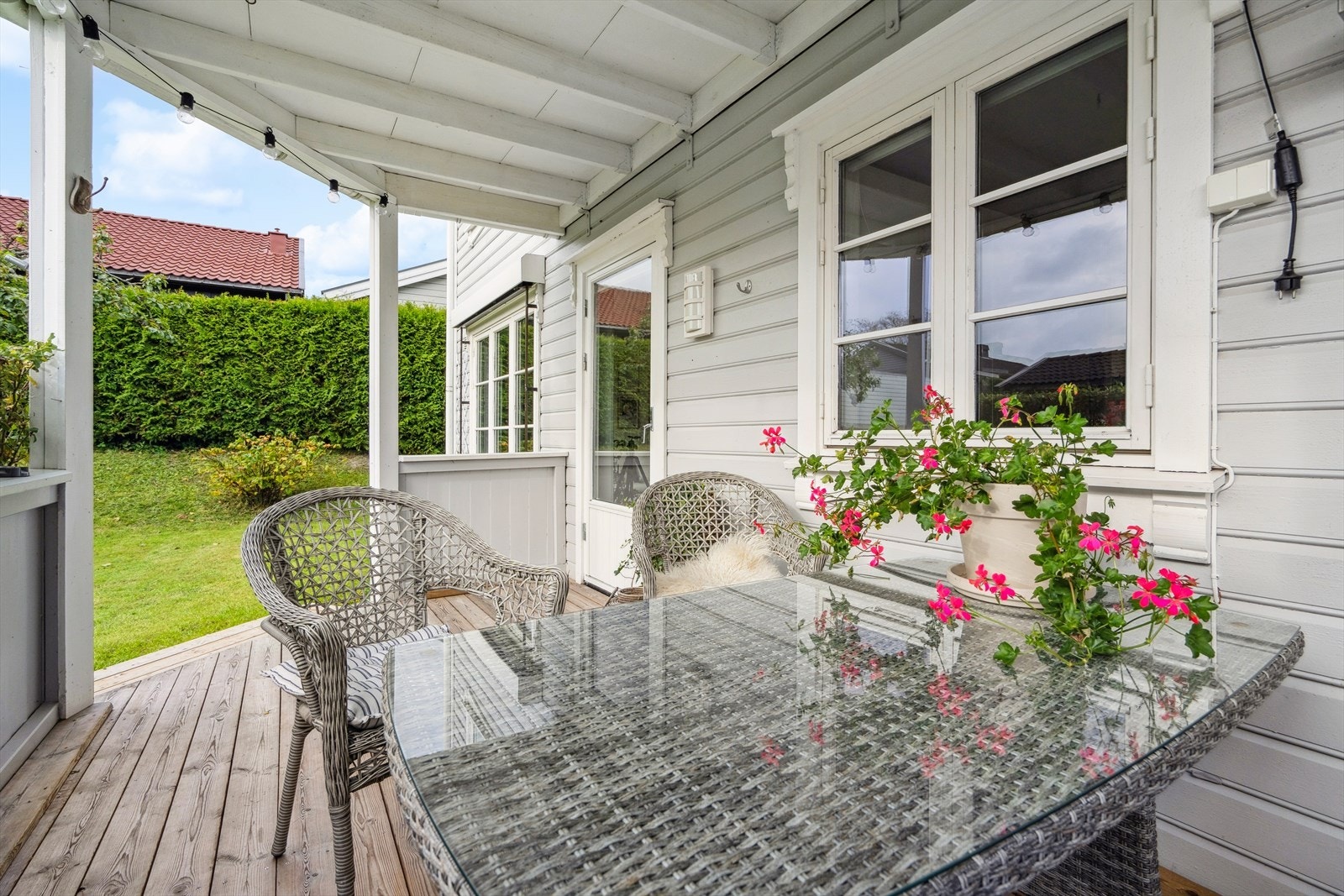 Terrassen har sol store deler av dagen. Galleribilde