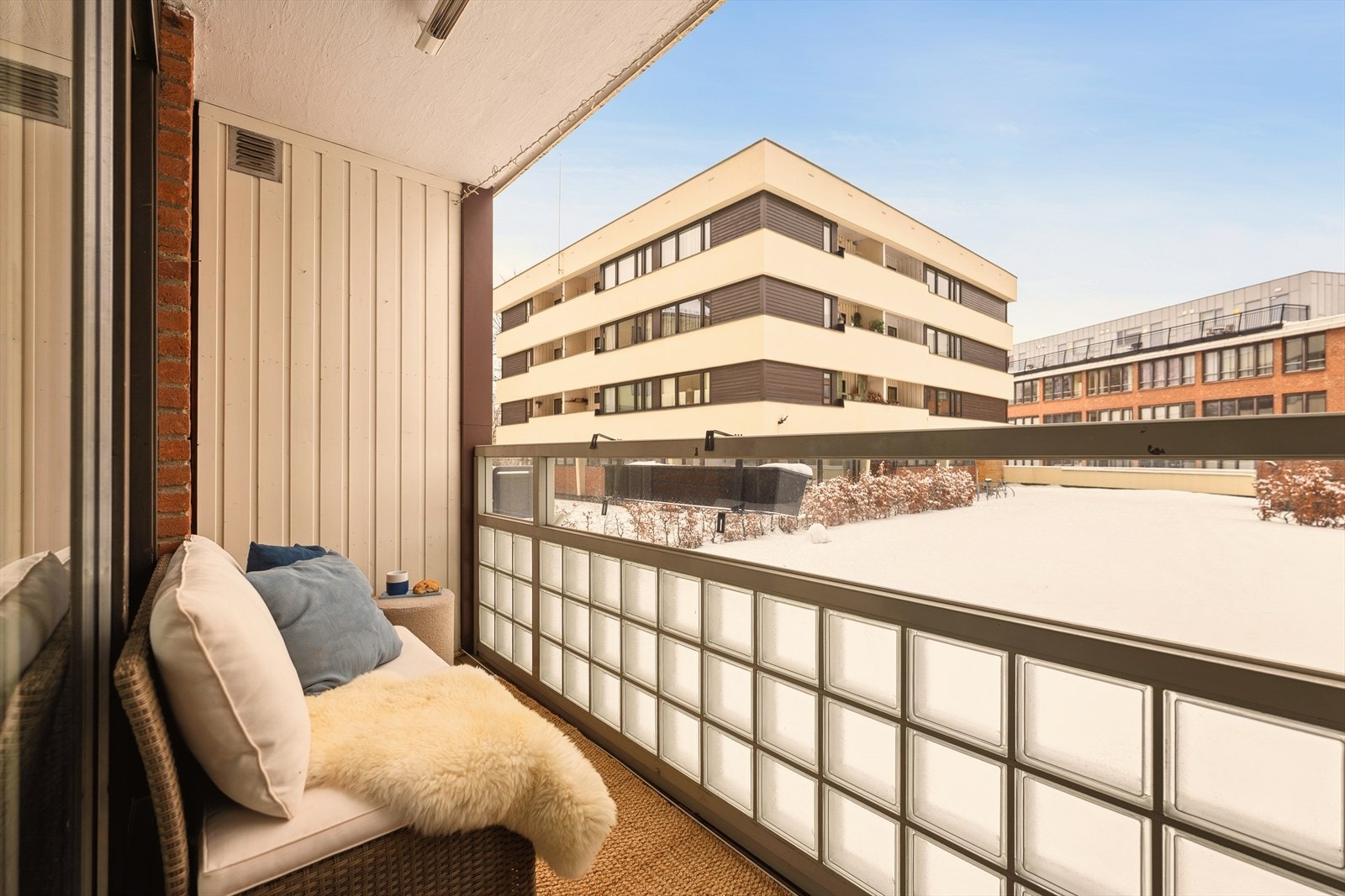 Balkongen vil fungere som en naturlig forlengelse av oppholdsrommet. Galleribilde