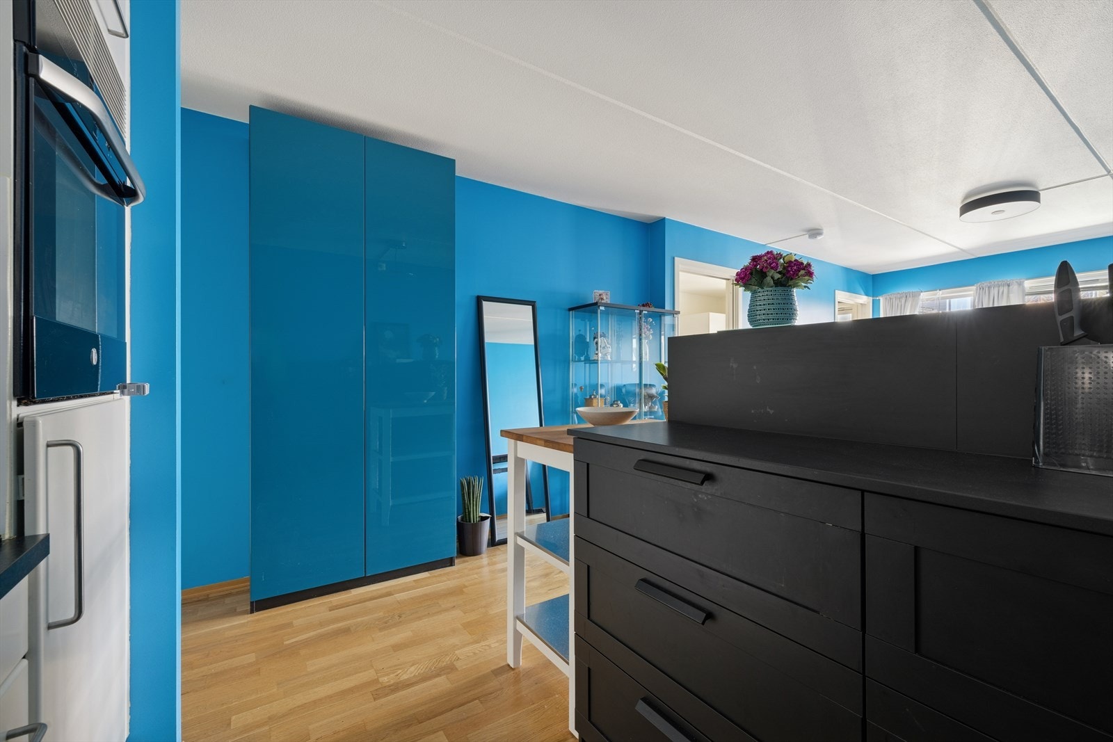 Følgende hvitevarer er inkludert i handelen: Kjøleskap, oppvaskmaskin og vaskemaskin Galleribilde