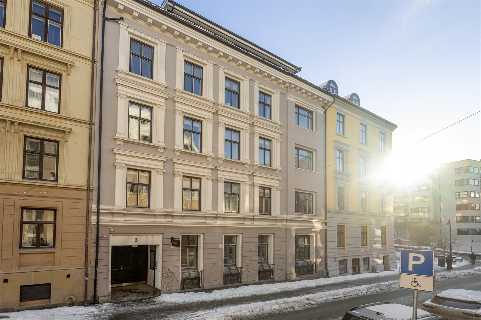 Leiligheten ligger midt mellom Bislett og St. Hanshaugen - i et av Oslos mest populære og levende områder. Galleribilde