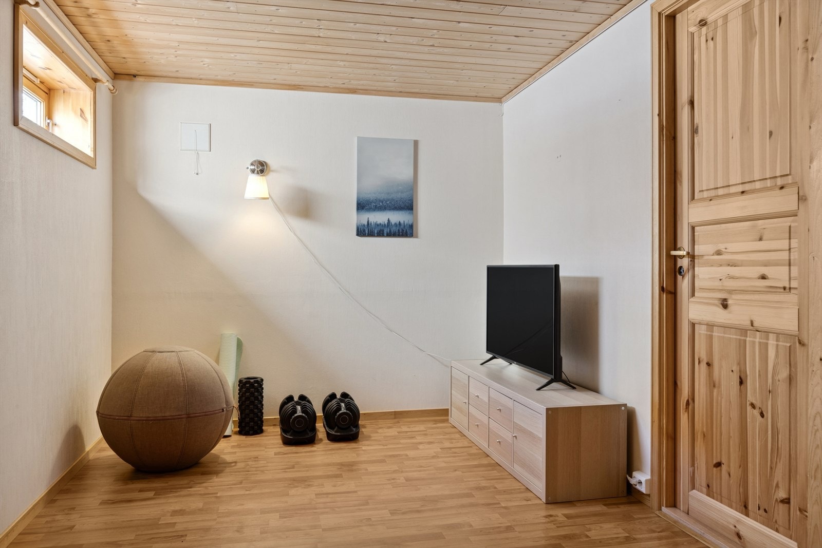 Kjellerstue på 12,4m², stuen er ikke omsøkt til varig opphold. Galleribilde