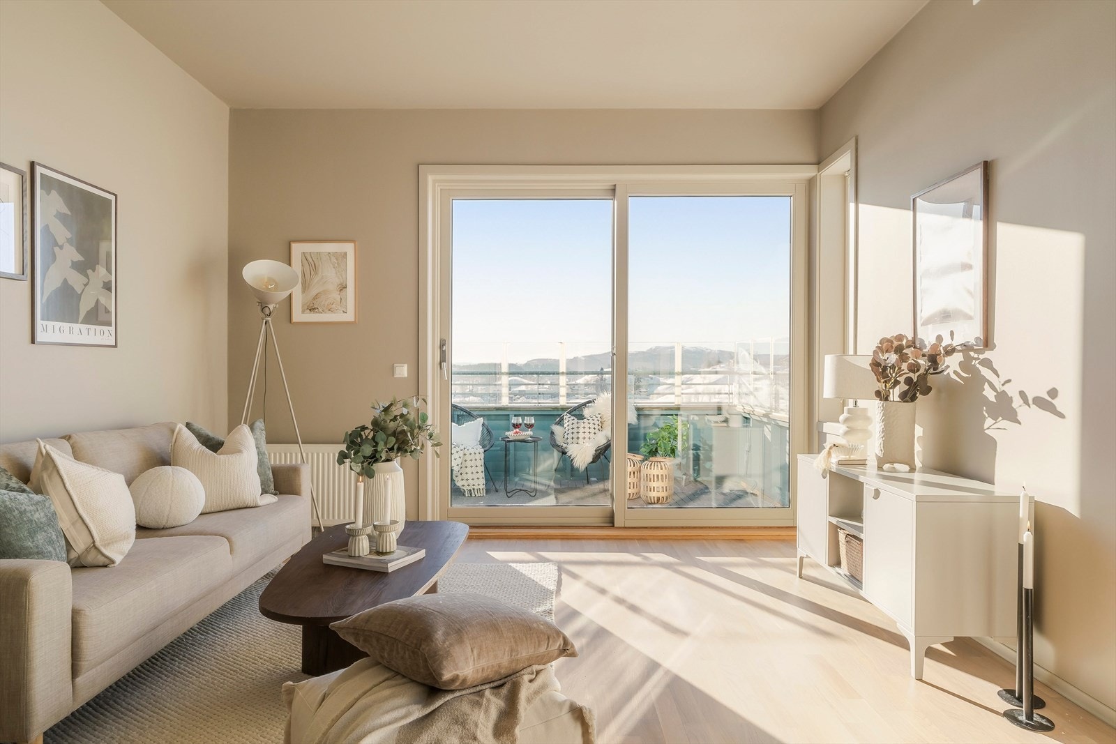 Her har man lave felleskostnader på kr 2 981 pr. måned, med bl.a. A-konto fjernvarme, kabel-TV/internett m.m. Galleribilde