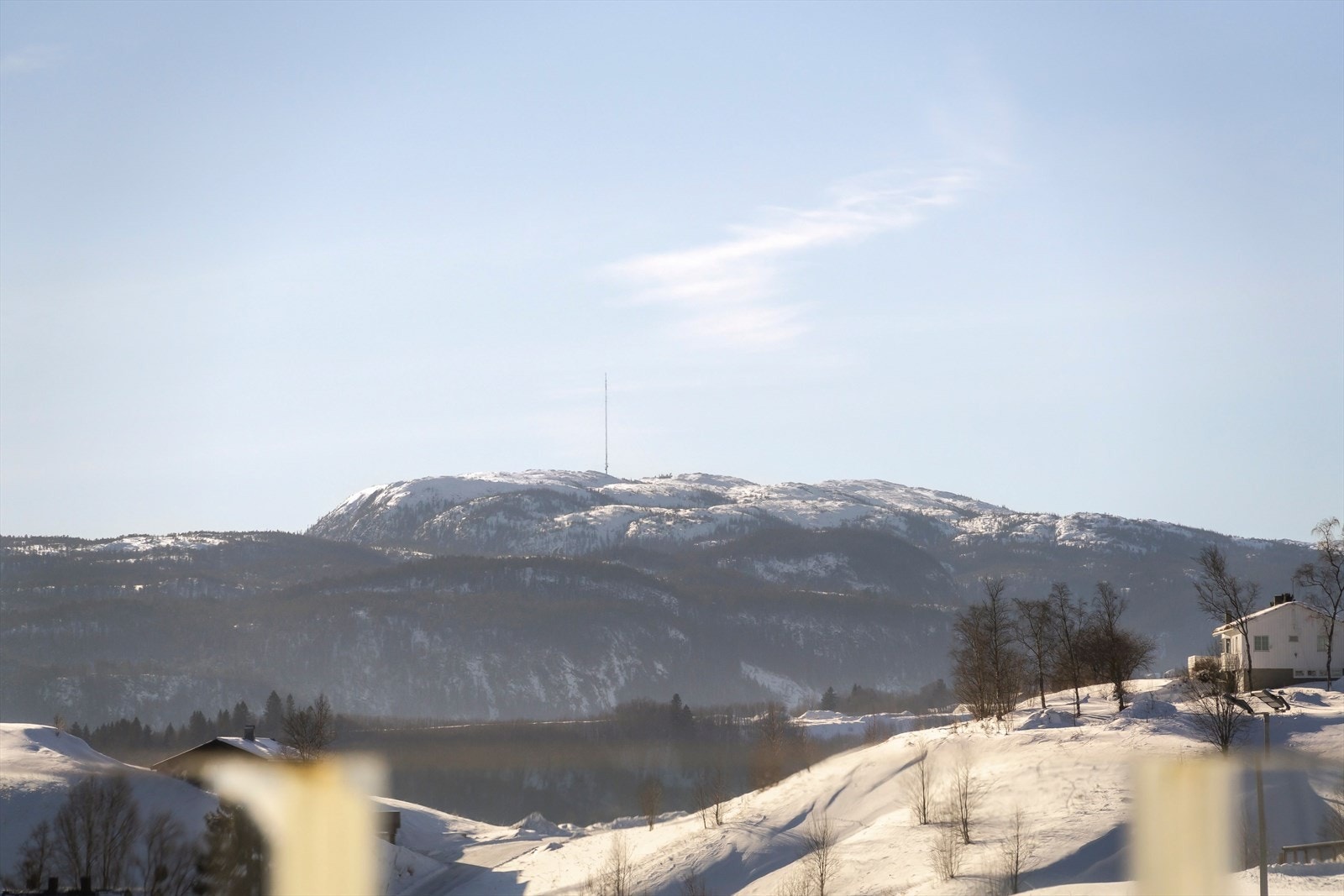Fra balkongen har du utsikt utover mot bl.a. Vassfjellet. Galleribilde