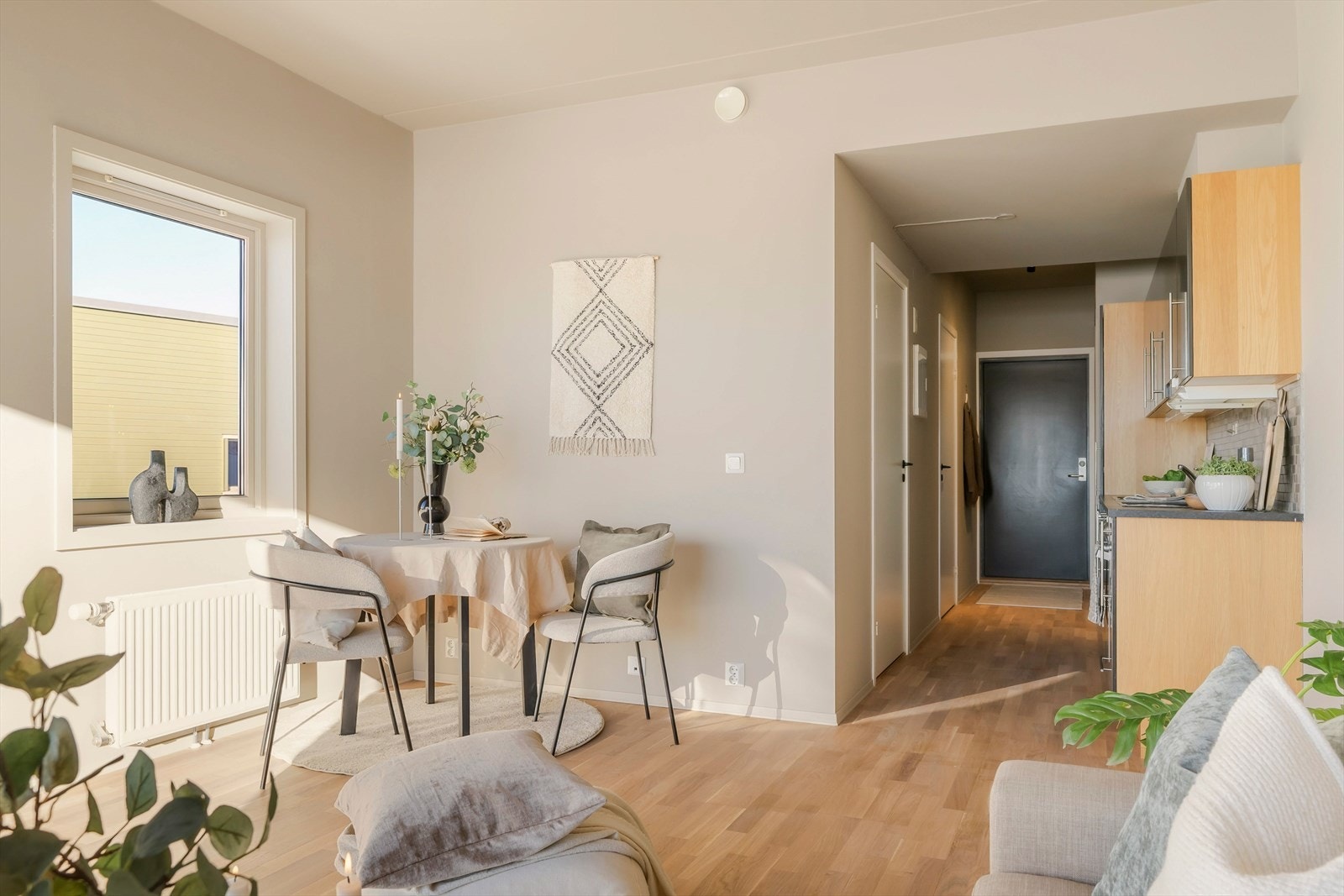 I tilknytning til kjøkkenet er det plass til en spisegruppe. Galleribilde