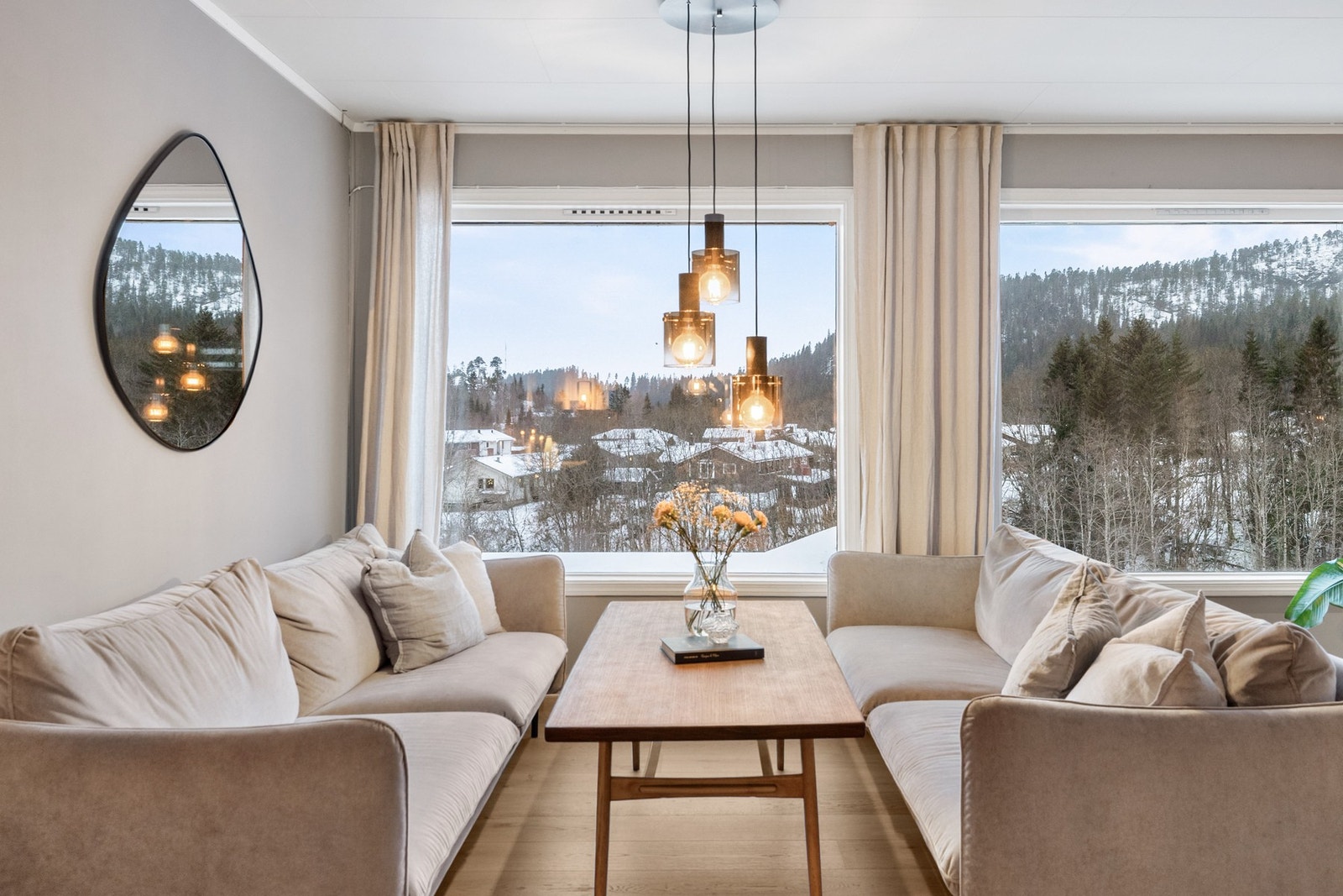 Lyse og delikate overflater i moderne nyanser Galleribilde