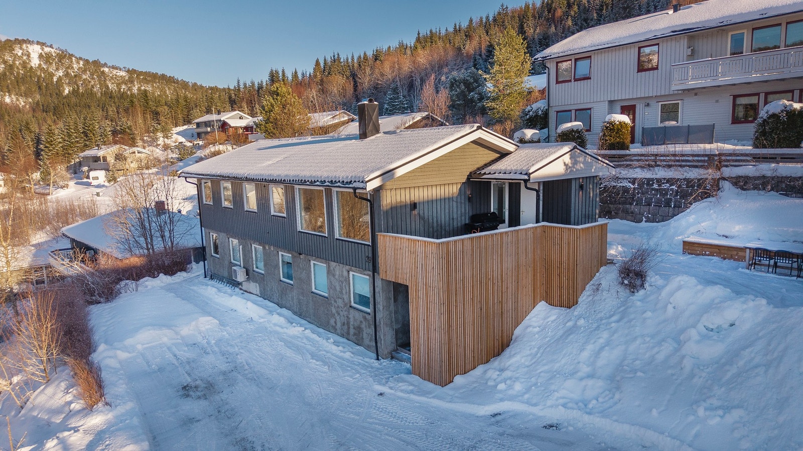 Utleiedelen og hovedplanet har hver sin private inngang Galleribilde