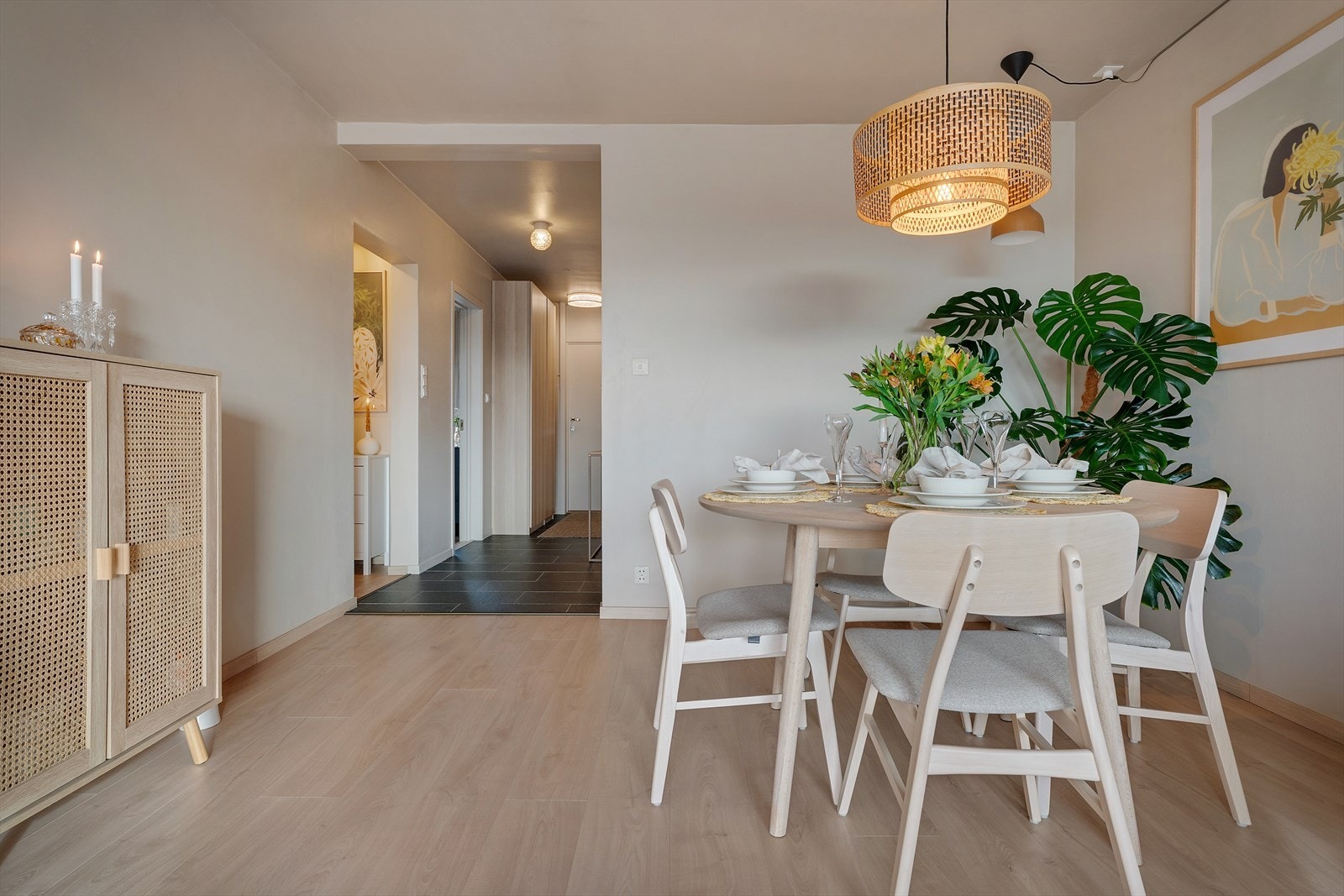 - Med boligens planløsning får du rom som oppleves lyse, luftige og behagelige - Galleribilde