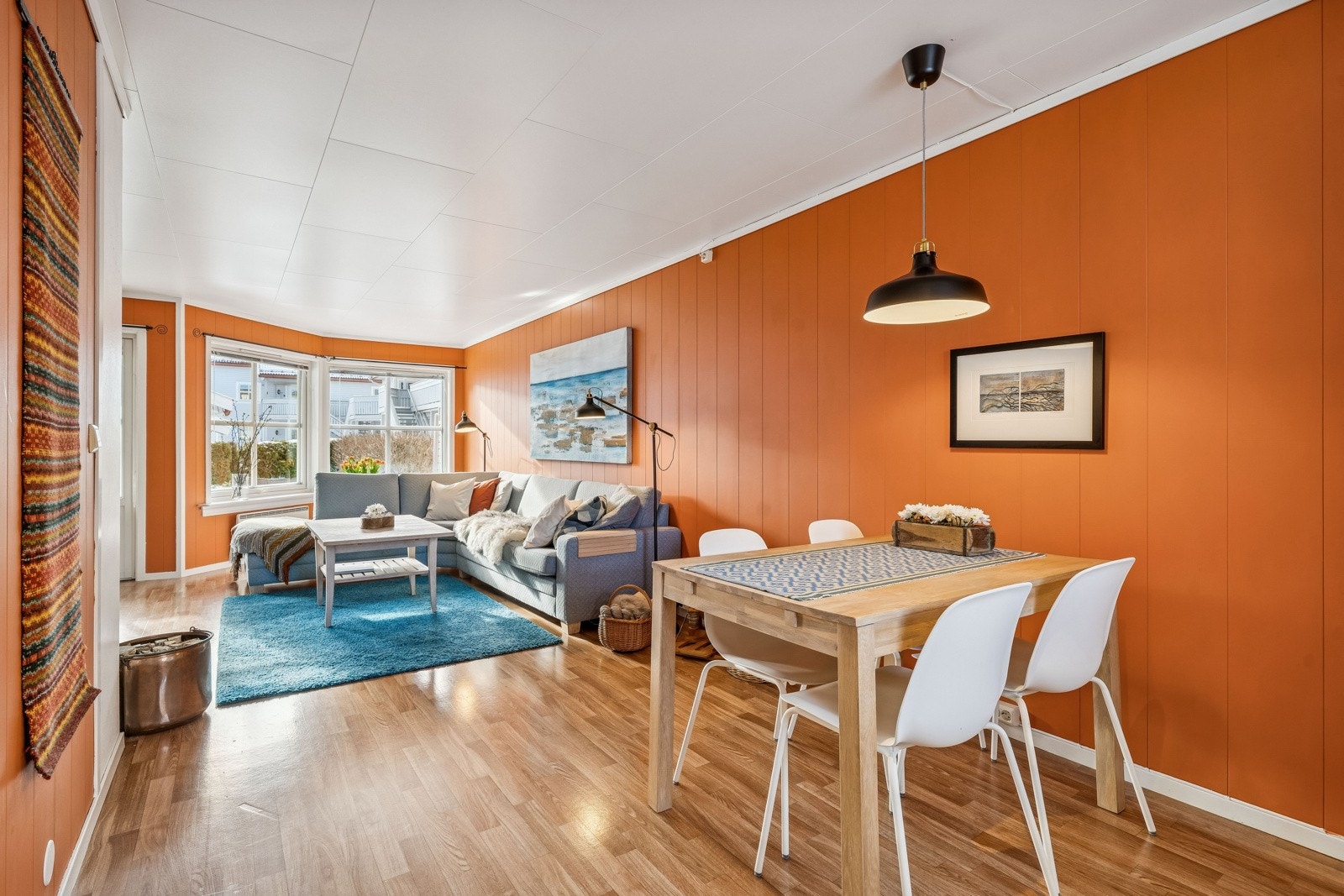 God plass for salong og spisestue Galleribilde