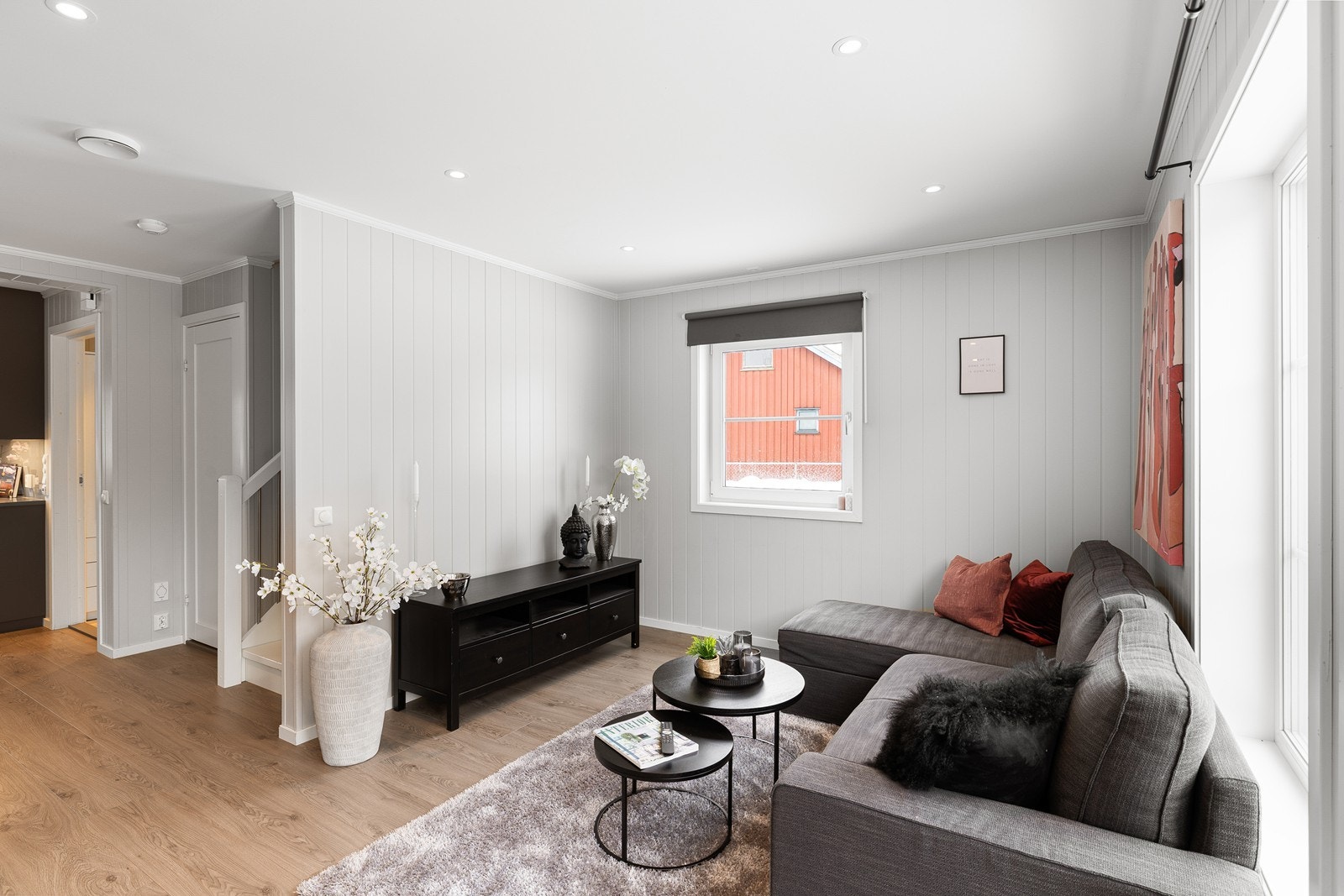 I tillegg er det laminat på gulvet. Galleribilde