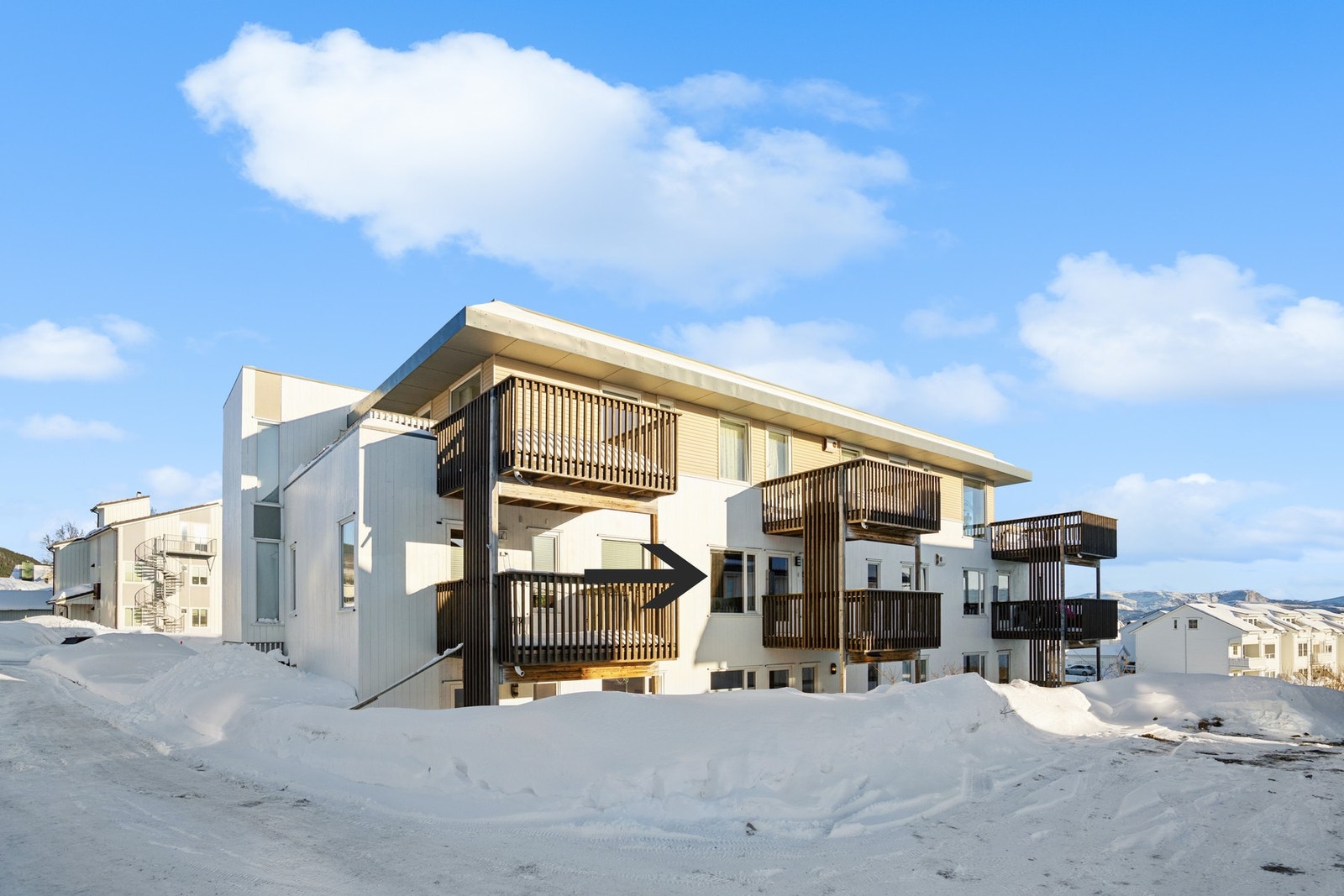 Velkommen til Trålveien 40 A - flott 3-roms leilighet beliggende i et rolig og familievennlig område på Alstad! Foto: EFKT Galleribilde