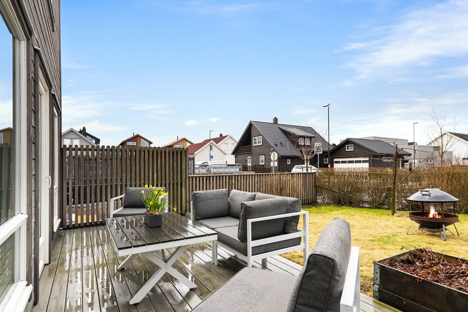 Kjekt terrasseområde med tilkomst fra stue. Galleribilde