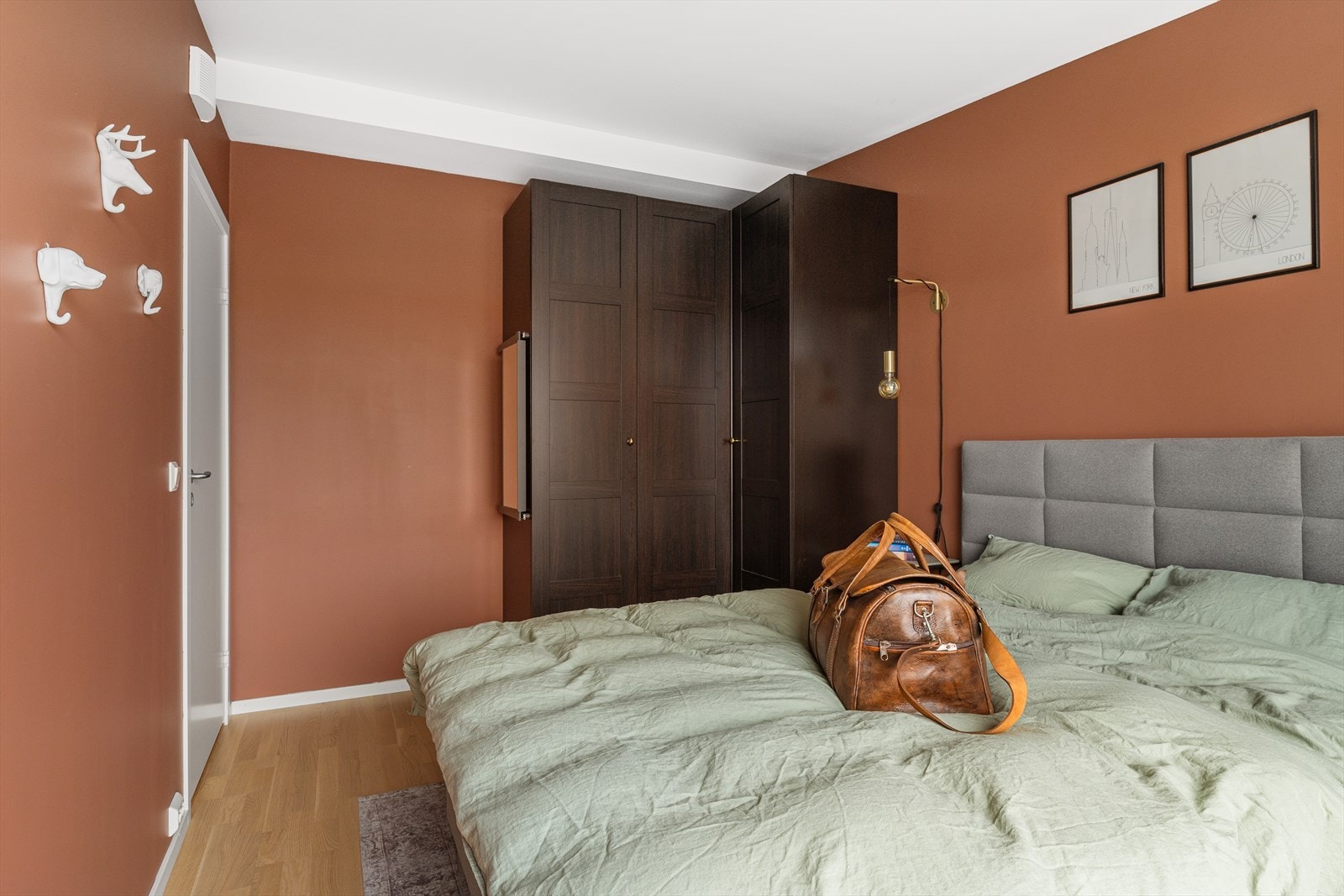 Praktisk og meget godt utnyttet garderobe. Galleribilde