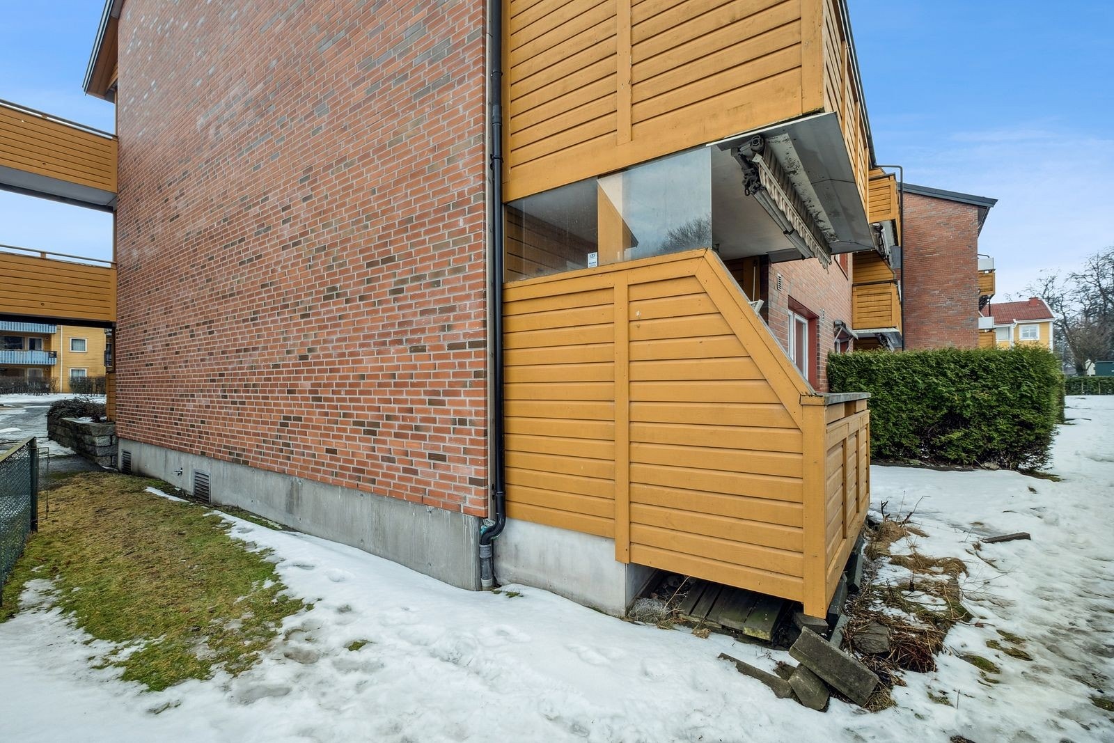 Til hver seksjon hører midlertidig rett til bruk av fellesarealer - se pkt. tomt i salgsoppgaven. Galleribilde