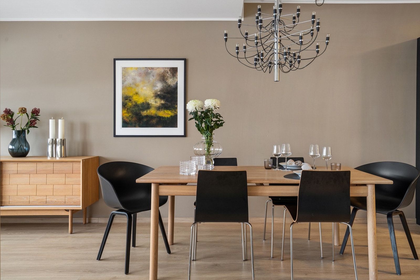 Stue med god plass Galleribilde