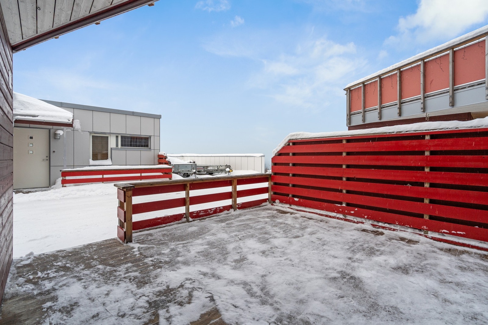 Stor markterrasse ved inngangsparti Galleribilde