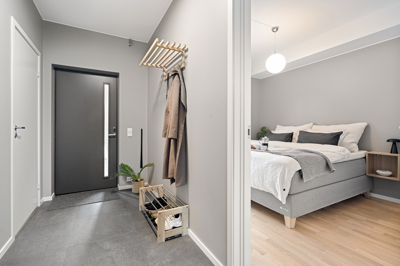 Entréen/gang gir tilgang til alle rom i leiligheten. Galleribilde