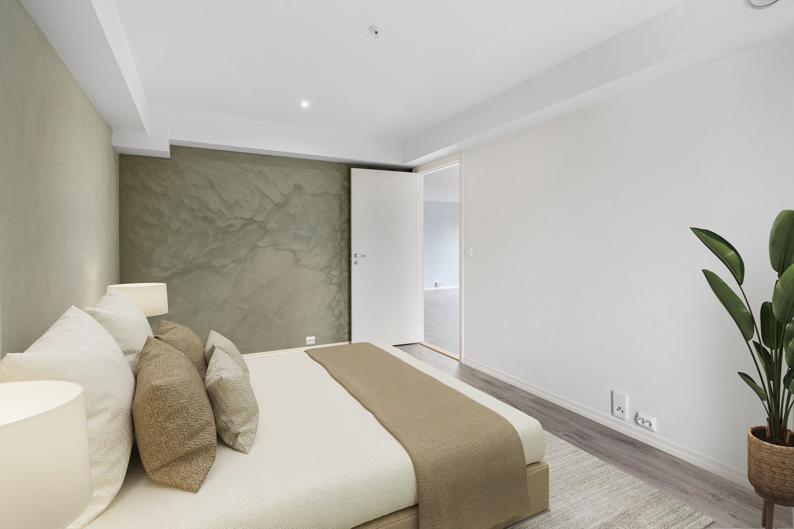 Rommet har en fin balanse mellom det moderne og det koselige, og egner seg perfekt som soverom og en TV- stue. Galleribilde