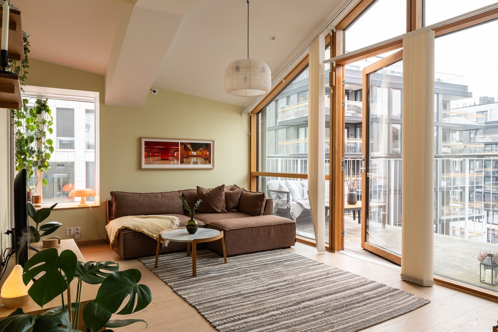 Leiligheten ligger høyt og luftig med attraktiv beliggenhet i Bjørvika Galleribilde