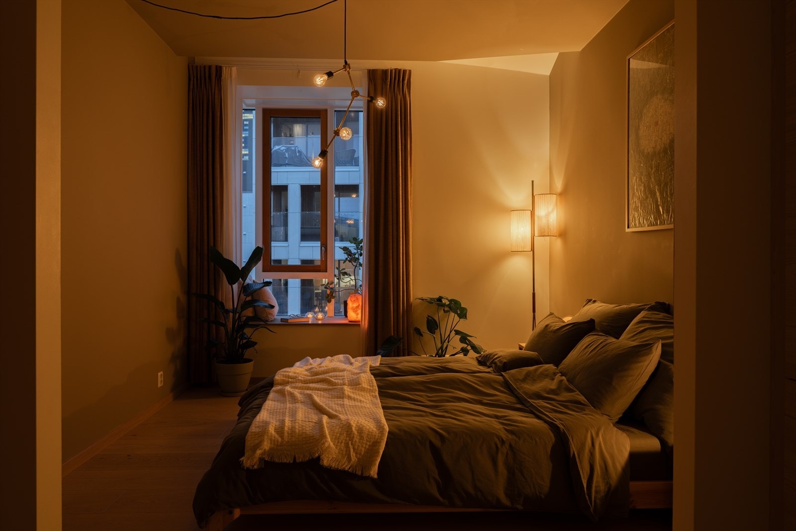 Velkommen inn i boligens hovedsoverom Galleribilde