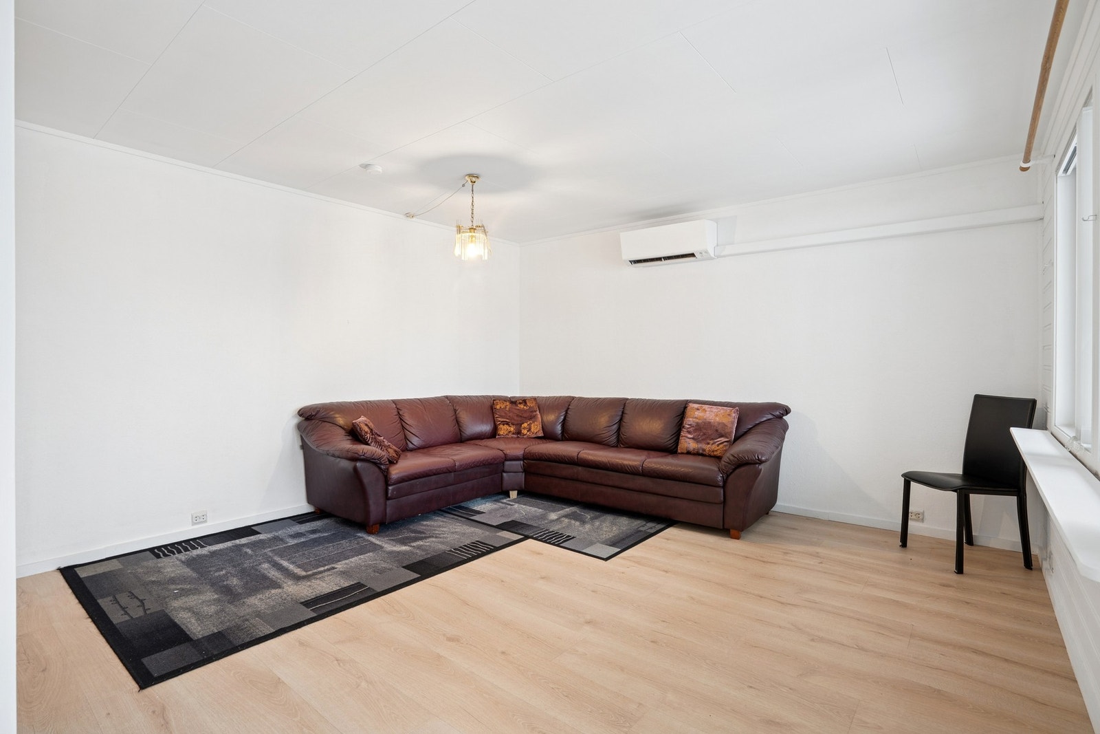 Romslig stue Galleribilde