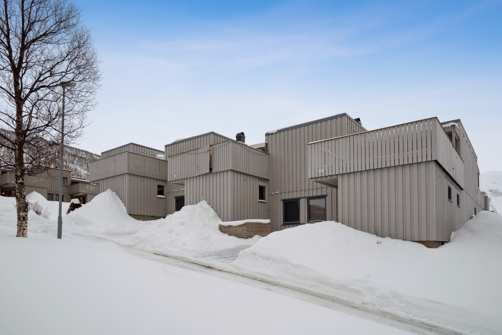 Velkommen til Gneisvegen 4 -En flott 4-roms rekkehus over to plan med fin utsikt og gode solforhold Galleribilde