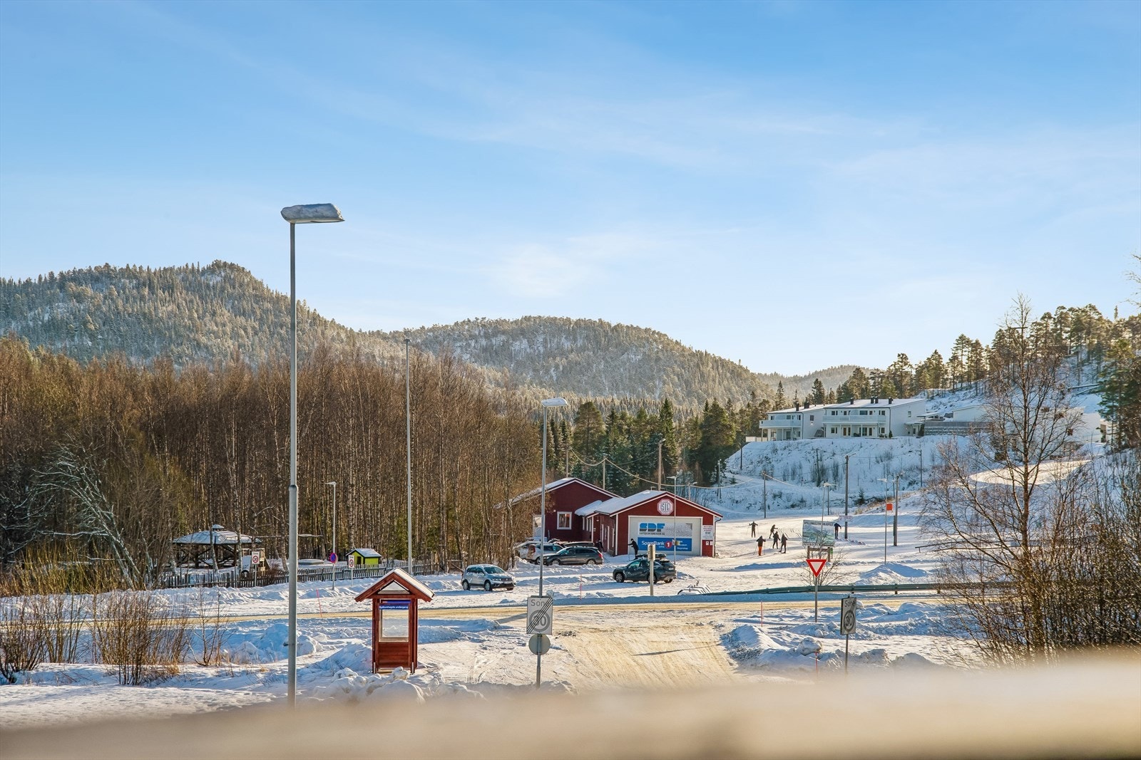 Kort veg til Spillumsmarka med helårs turstier og oppkjørt lysløype m.m. Galleribilde