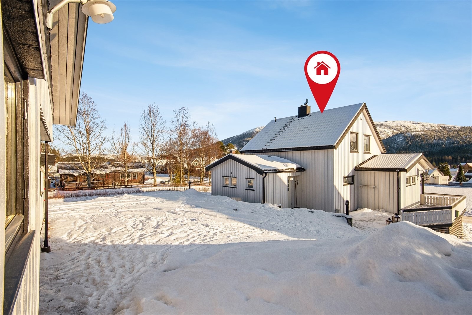 Ny drenering 2009, Utvidet gårdsplass med støttemur 2009 og nytt Decra tak hoveddel 1995 Galleribilde