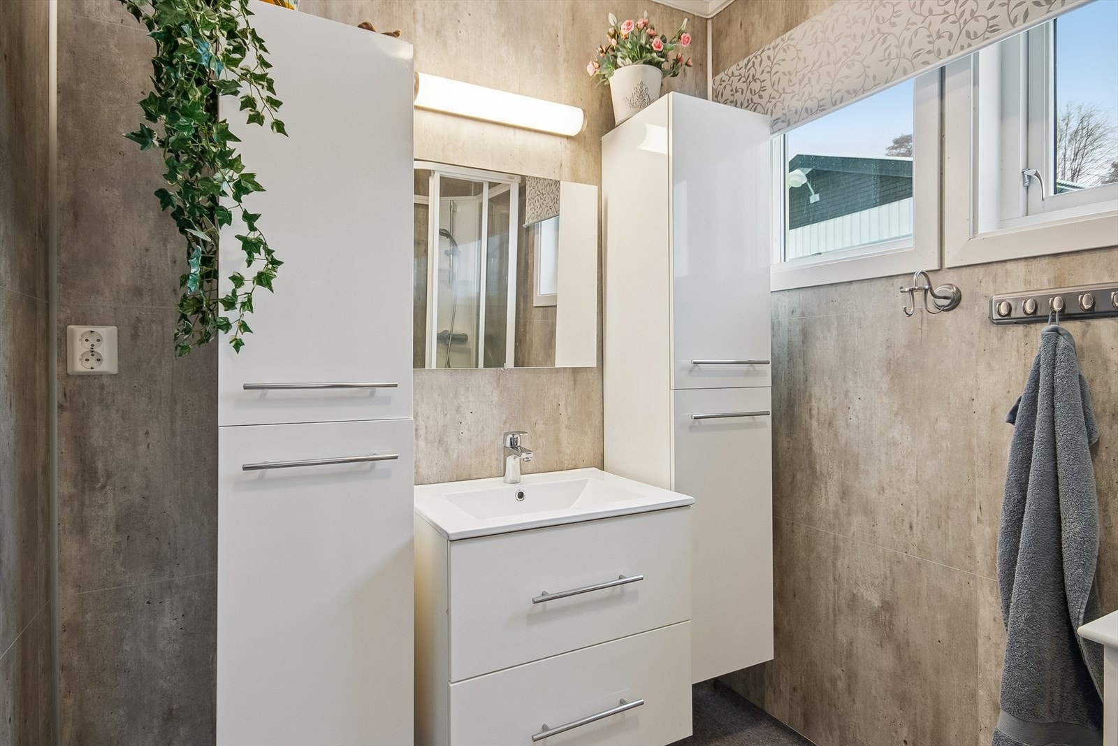 Bad (2019) Galleribilde