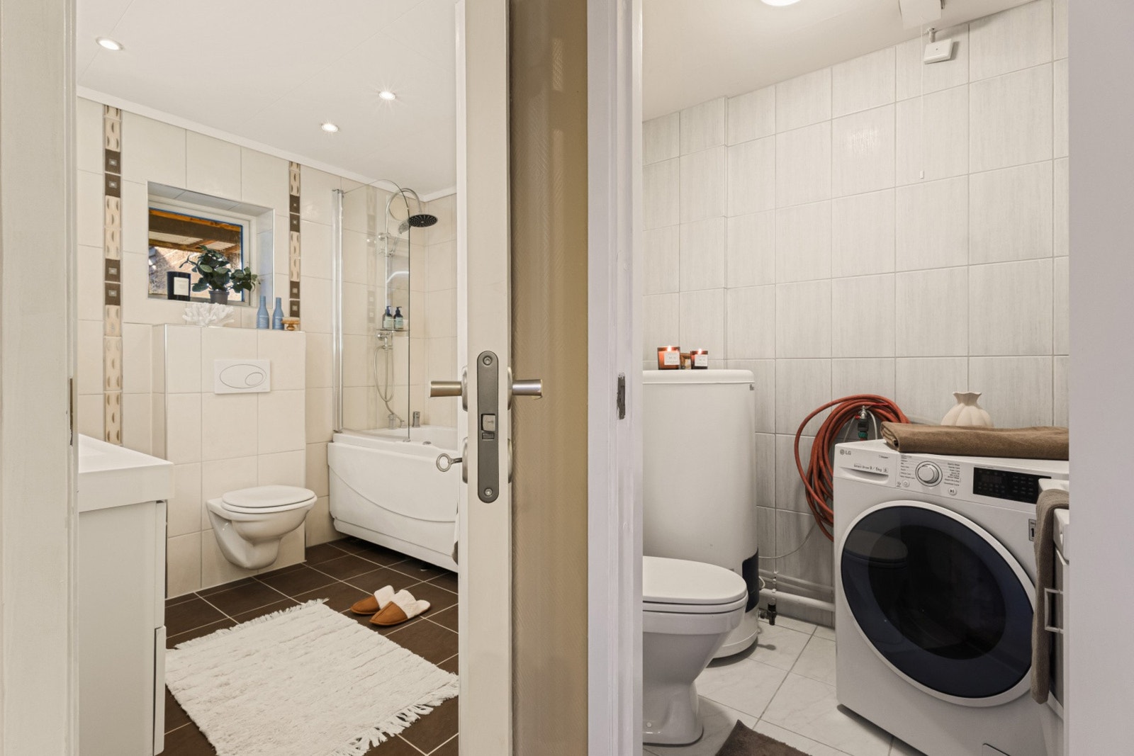 - Boligen har ett komplett bad, med gjennomgående god standard samt vaskerom/toalett - Galleribilde