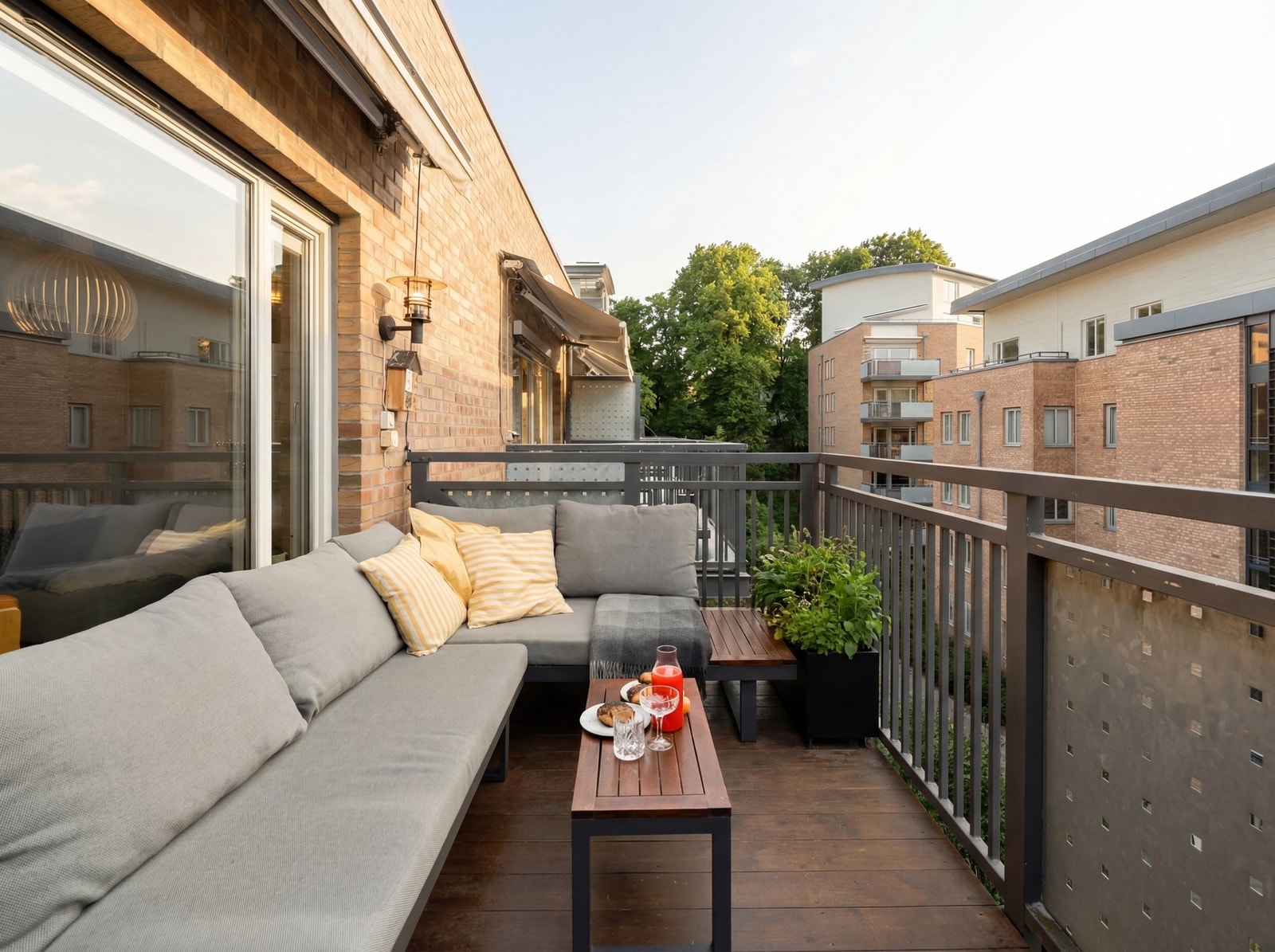 Dette bildet er også hjulpet av AI, men vi kan bekrefte at det ser ut som dette på en sommerkveld. Galleribilde