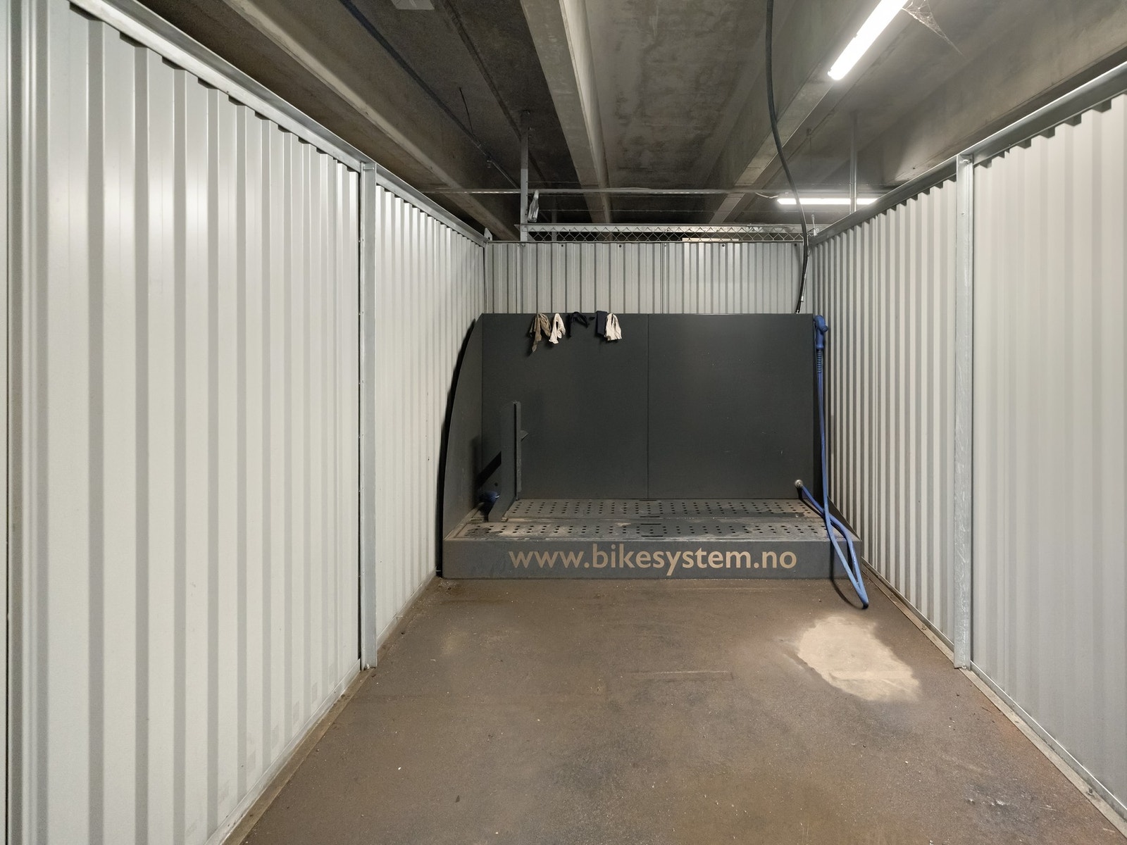 Det er også svært gode fasiliteter for sykkel, enten det er vaskeplass eller oppstillingsplass. Galleribilde