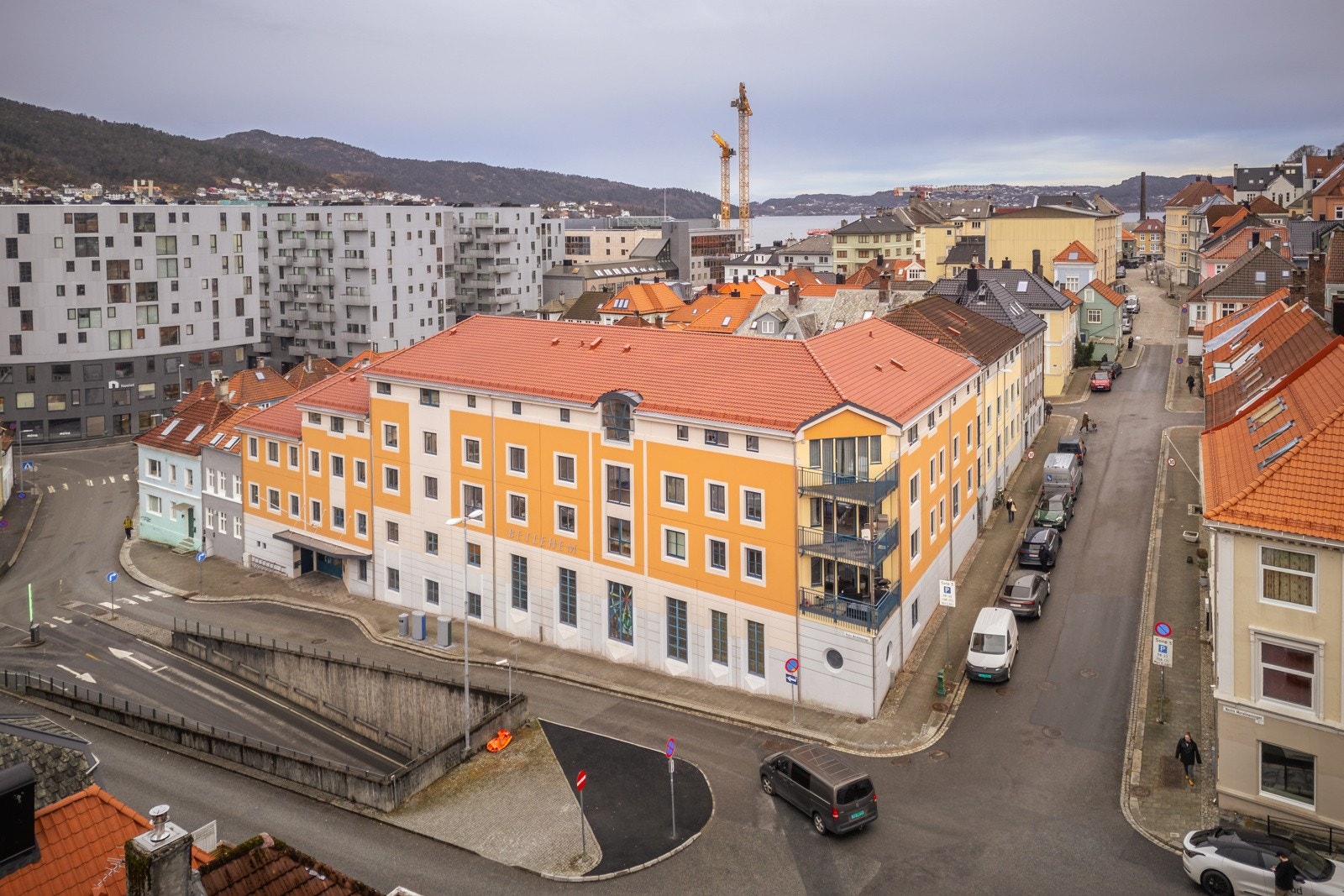 - Her bor du med perfekt plassering på Nøstet, med kort vei til servicetilbud, kultur, studiesteder og flotte rekreasjonsområder som Nordnesparken og byfjellene - Galleribilde