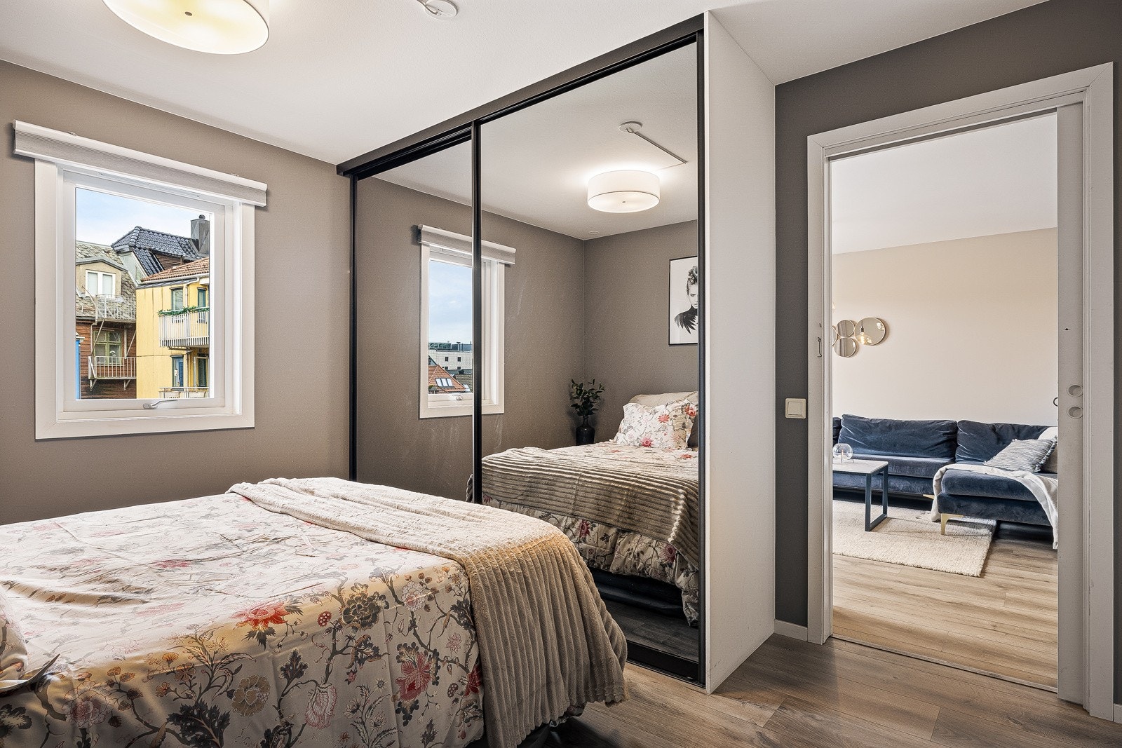 - Her har du også egen inngang til badet - Galleribilde