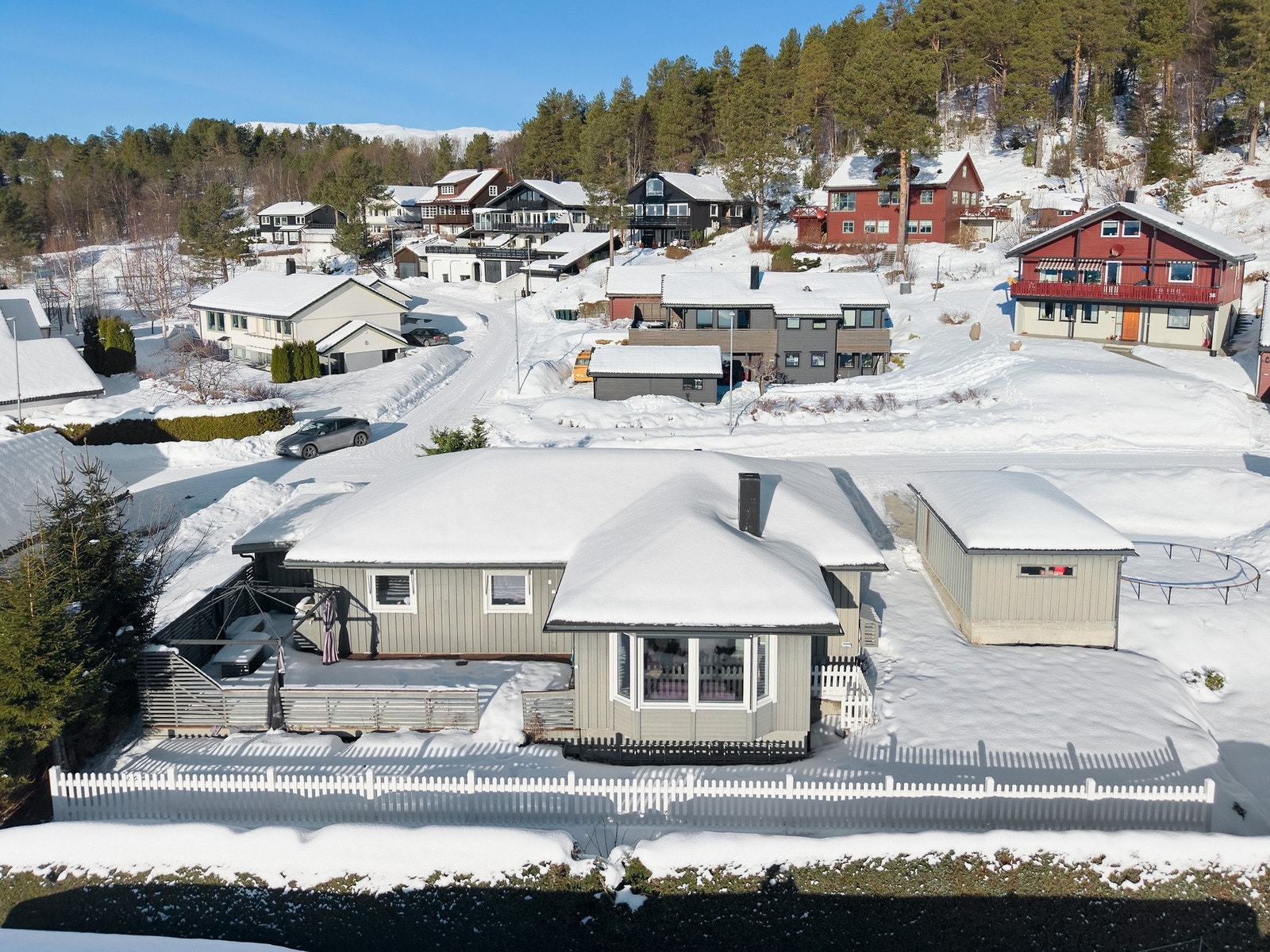Eiendommen har en liten og håndterbar tomt. Galleribilde