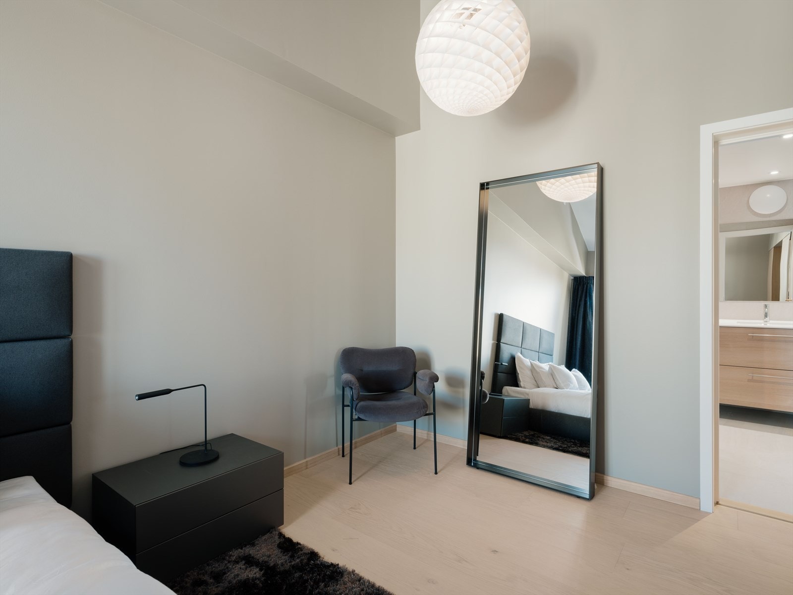 God plass til ekstra garderobe om ønskelig. Galleribilde