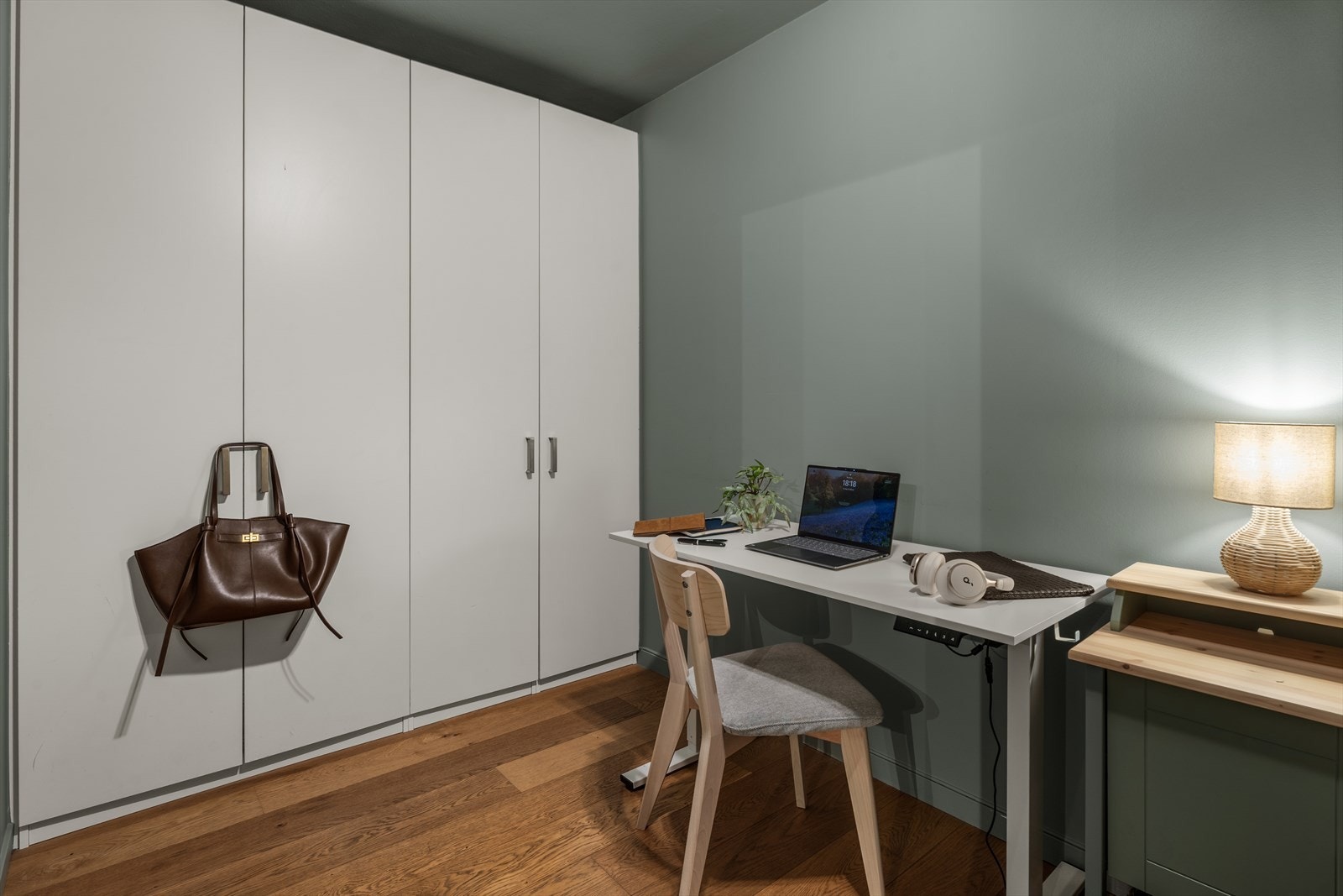 Det er også fin plass til hjemmekontor. Galleribilde