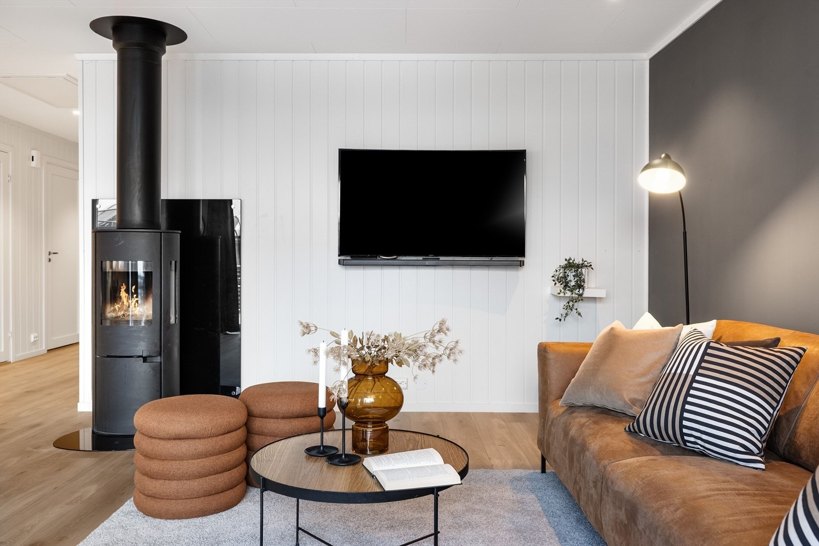 Boligen har balansert ventilasjon med varmegjenvinner som sørger for et sunt og godt inneklima gjennom hele året. Galleribilde