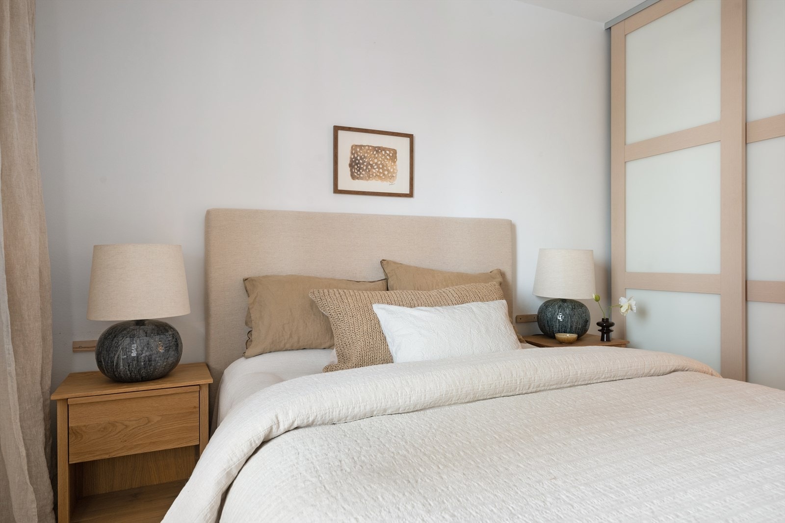 Stort innebygget skap på soverommet følger med. Galleribilde